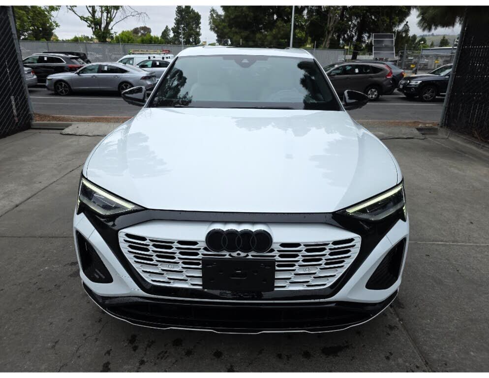 2024 Audi Q8
