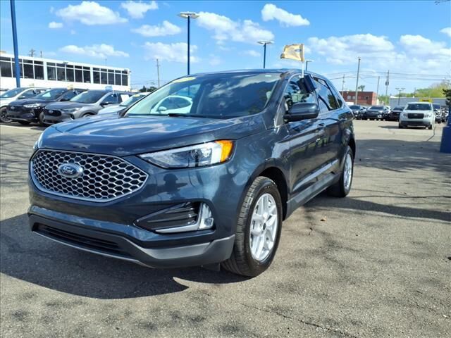 2023 FORD Edge