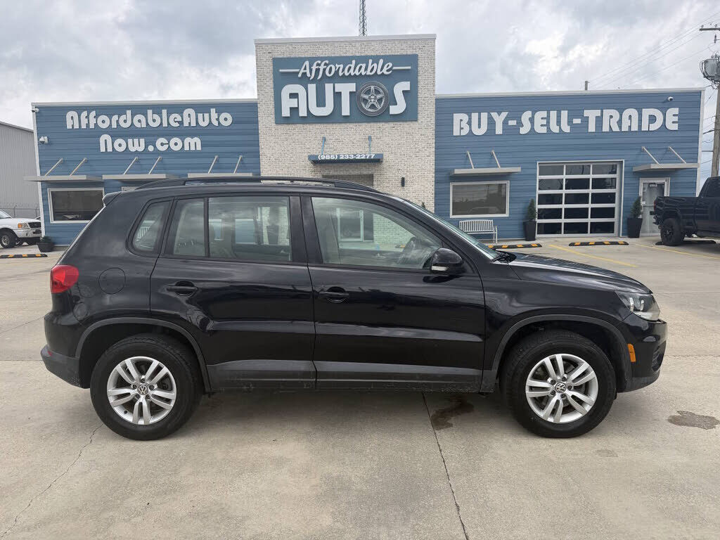 2017 VOLKSWAGEN Tiguan