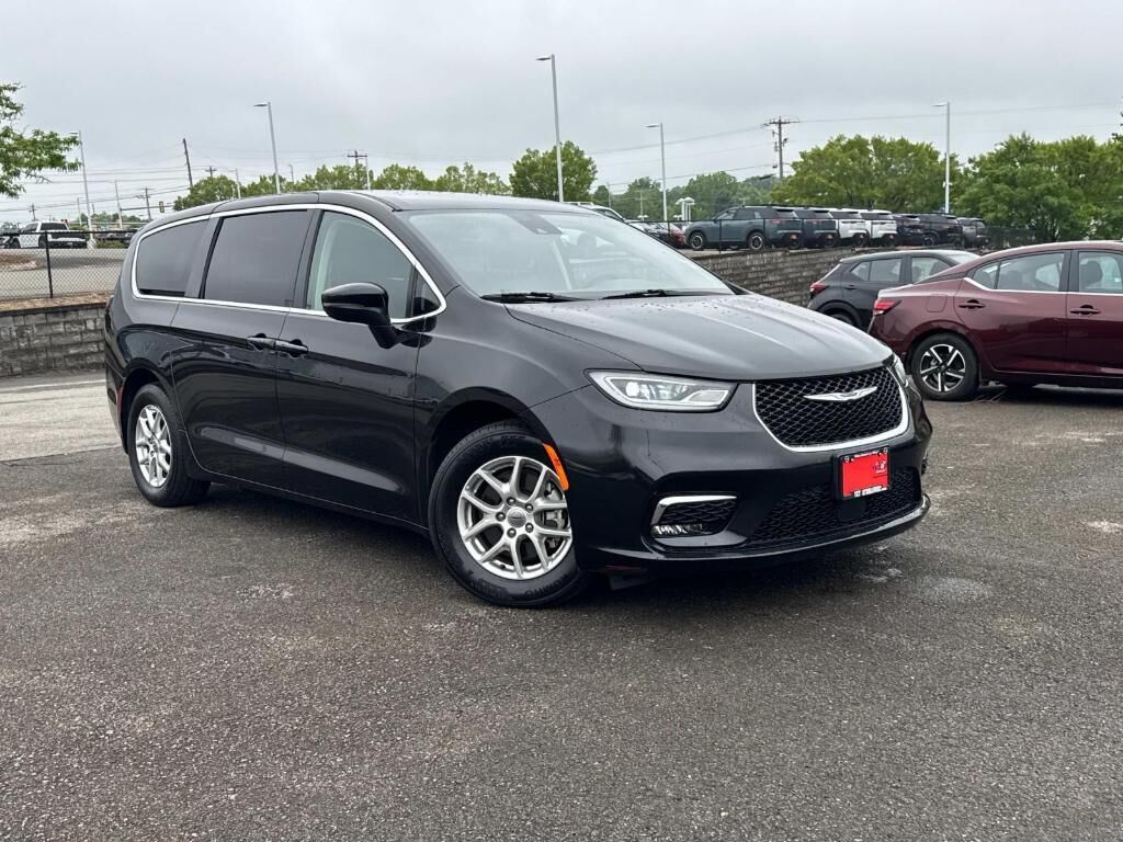 2023 CHRYSLER Pacifica