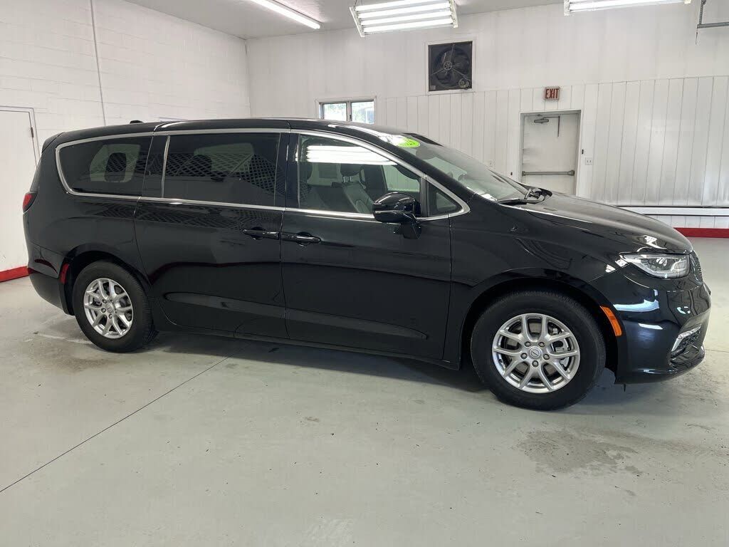 2025 Chrysler Pacifica