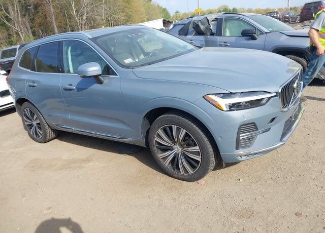 2022 VOLVO XC60
