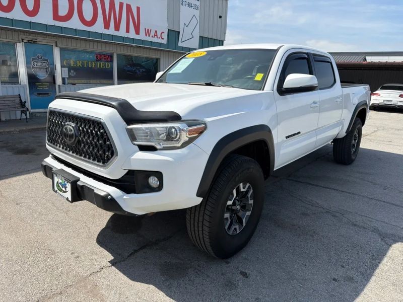 2018 TOYOTA Tacoma