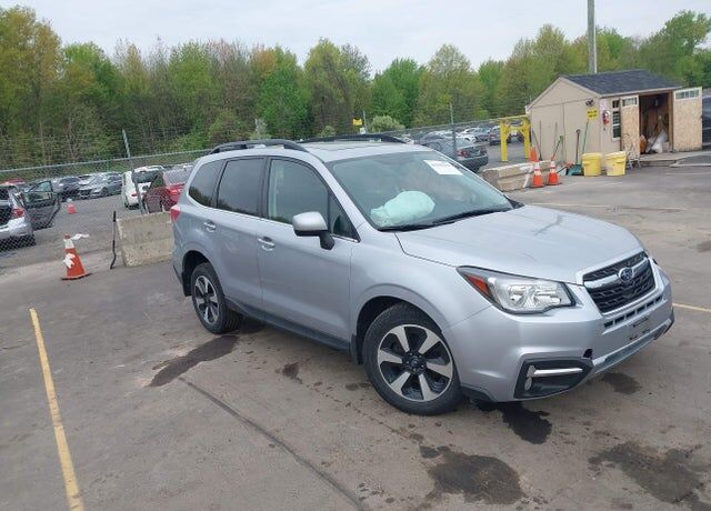 2017 SUBARU Forester
