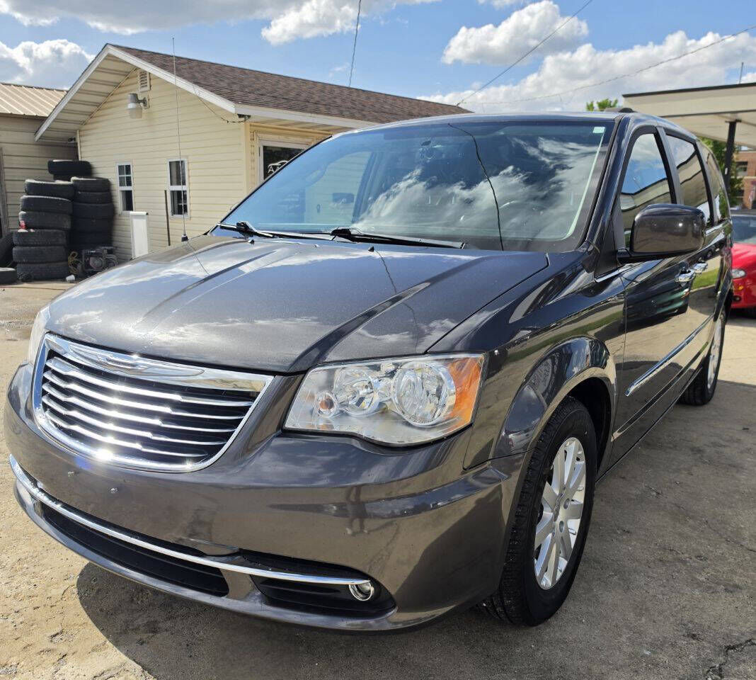 2015 CHRYSLER Town and Country