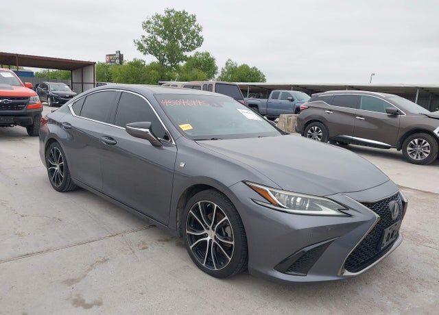 2019 LEXUS ES