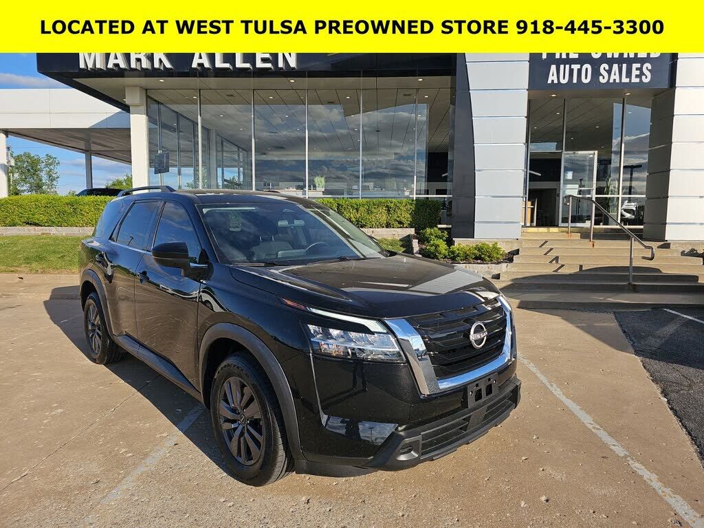 2022 NISSAN Pathfinder