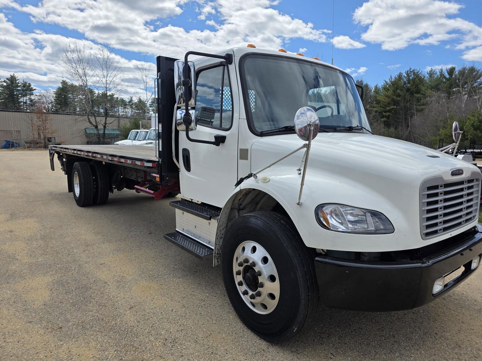 2019 FREIGHTLINER M2