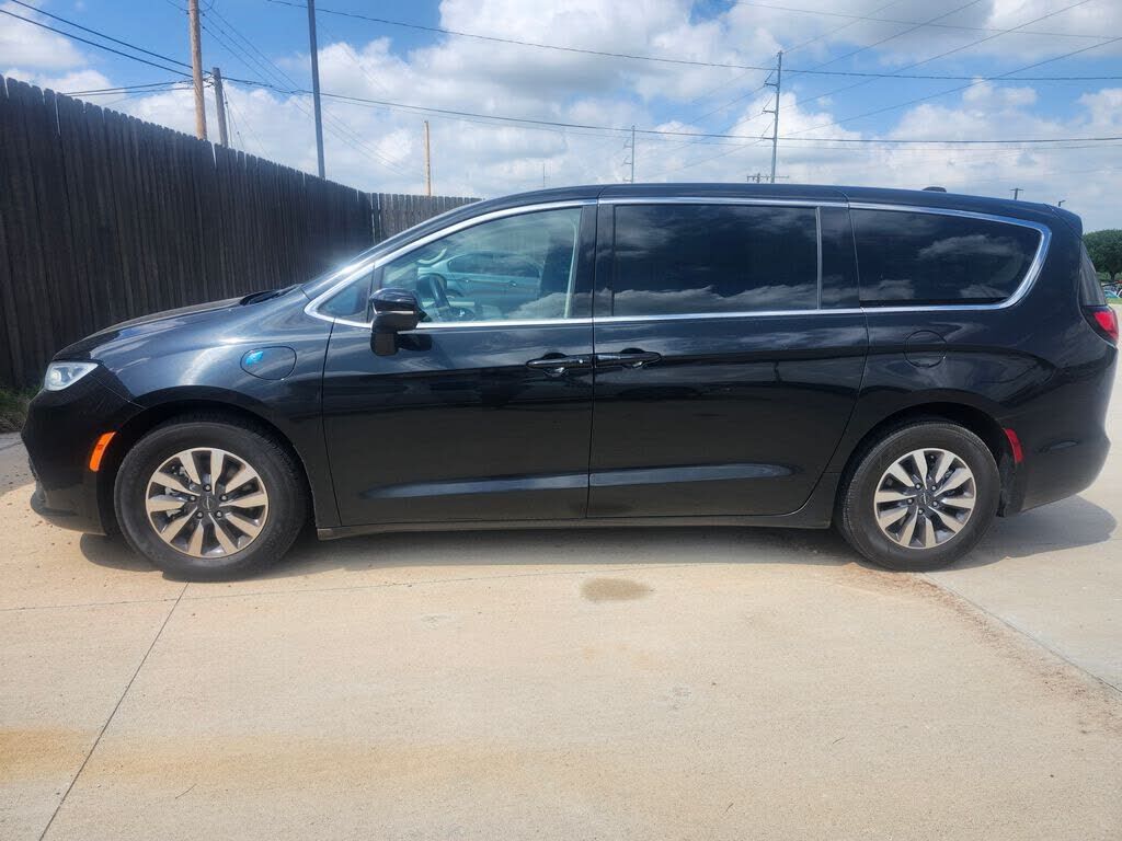 2023 CHRYSLER Pacifica