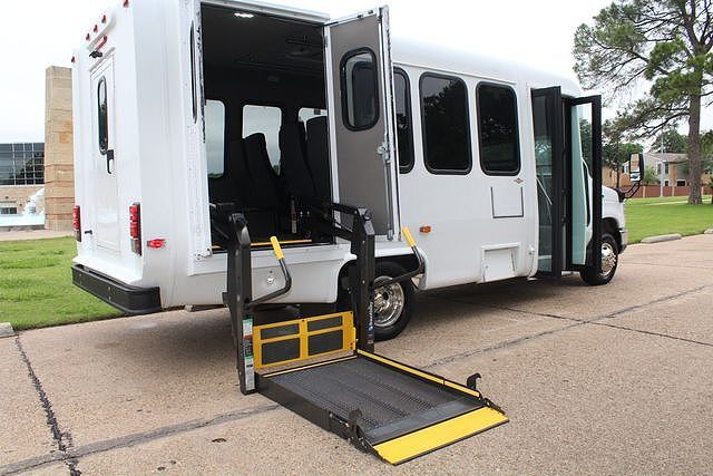 2017 FORD E-450