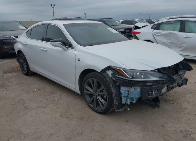 2019 LEXUS ES