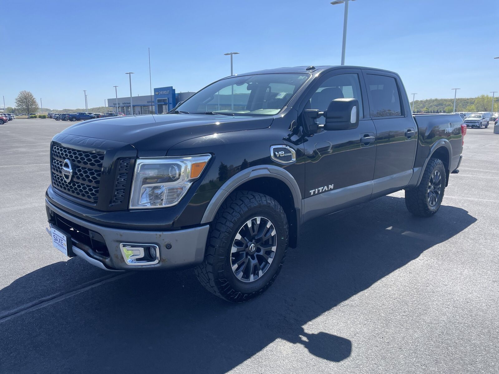 2017 NISSAN Titan