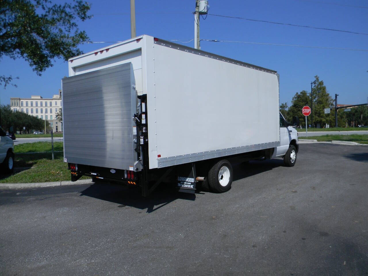 2016 FORD E-350