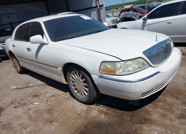 2003 LINCOLN Town Car