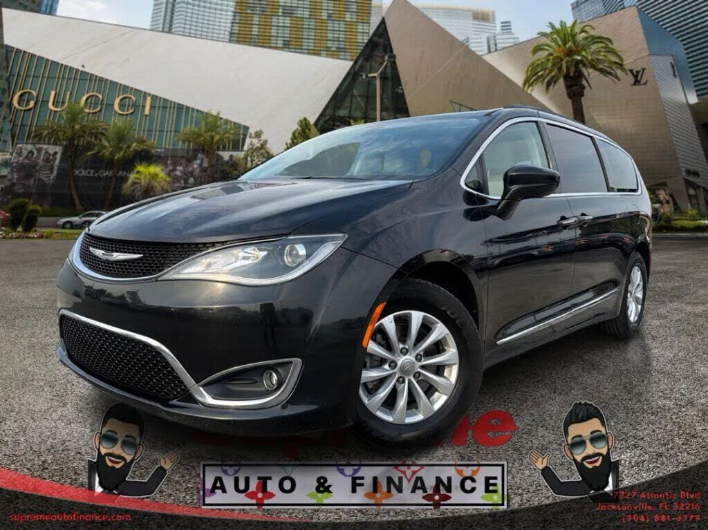 2017 CHRYSLER Pacifica