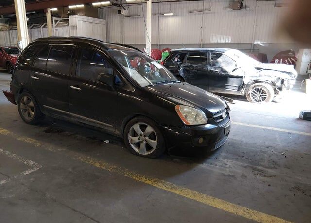 2008 KIA Rondo