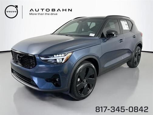 2026 VOLVO XC40