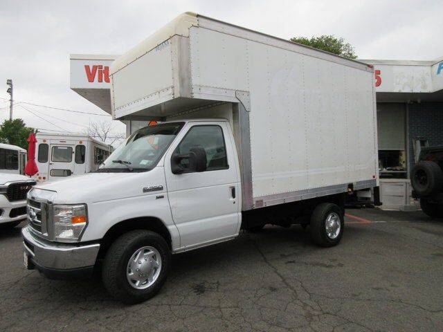 2013 FORD E-350