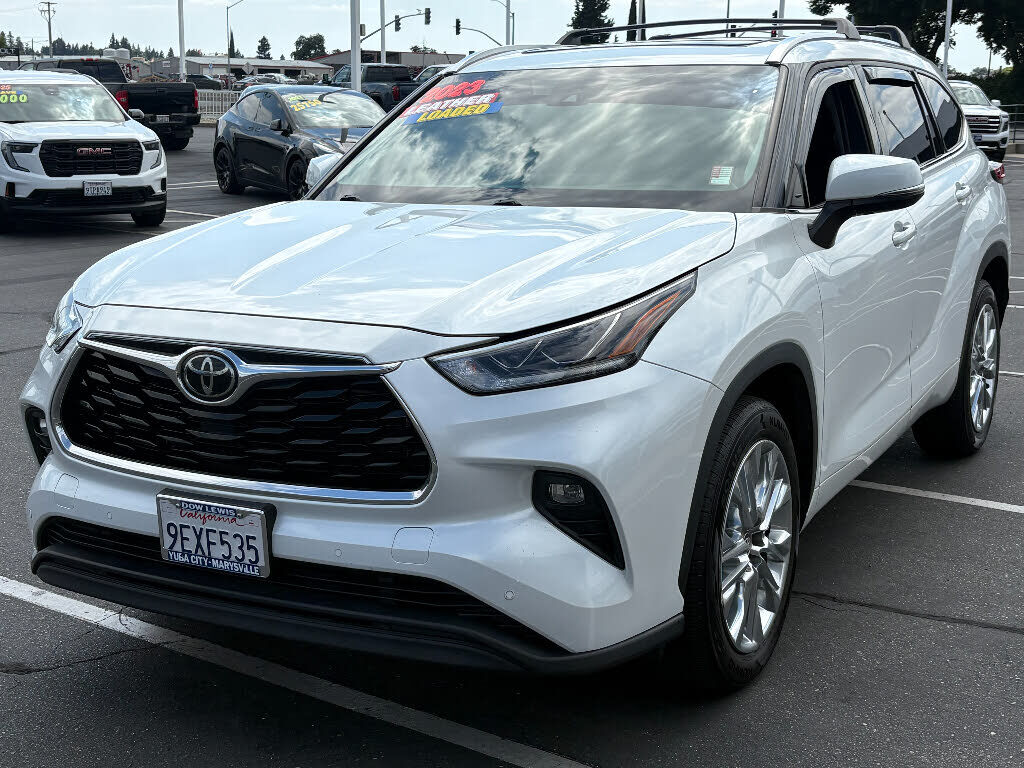 2023 TOYOTA Highlander