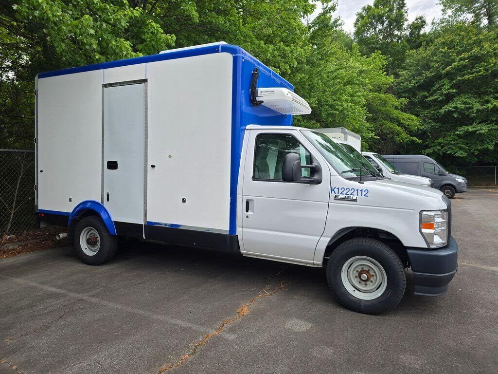 2023 FORD E-350