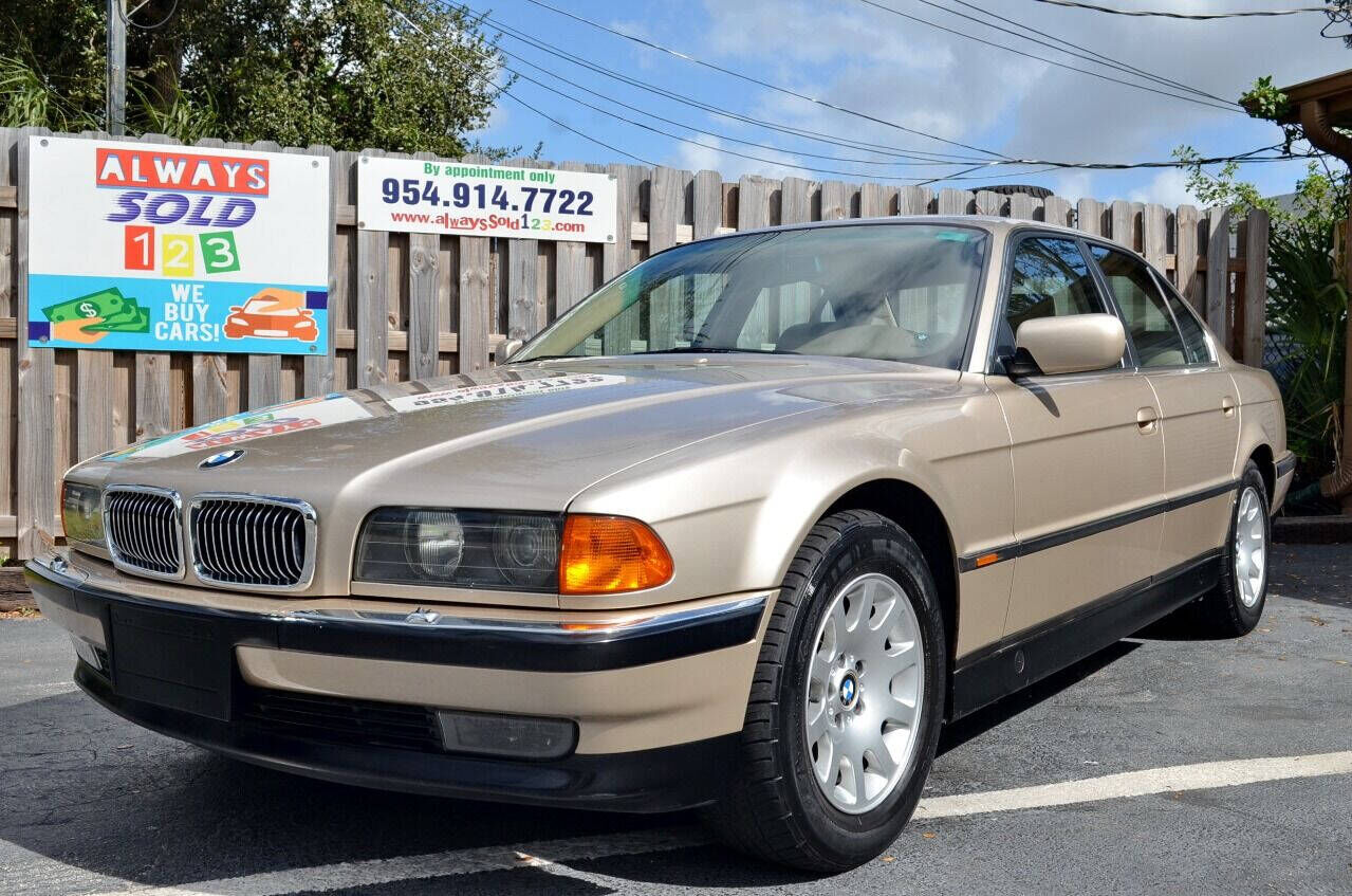 BMW 740i