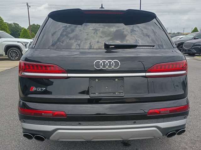 2022 Audi SQ7