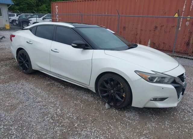 2017 NISSAN Maxima