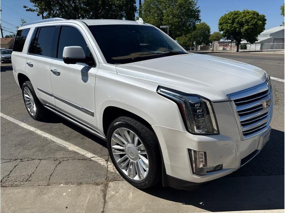 2016 CADILLAC Escalade
