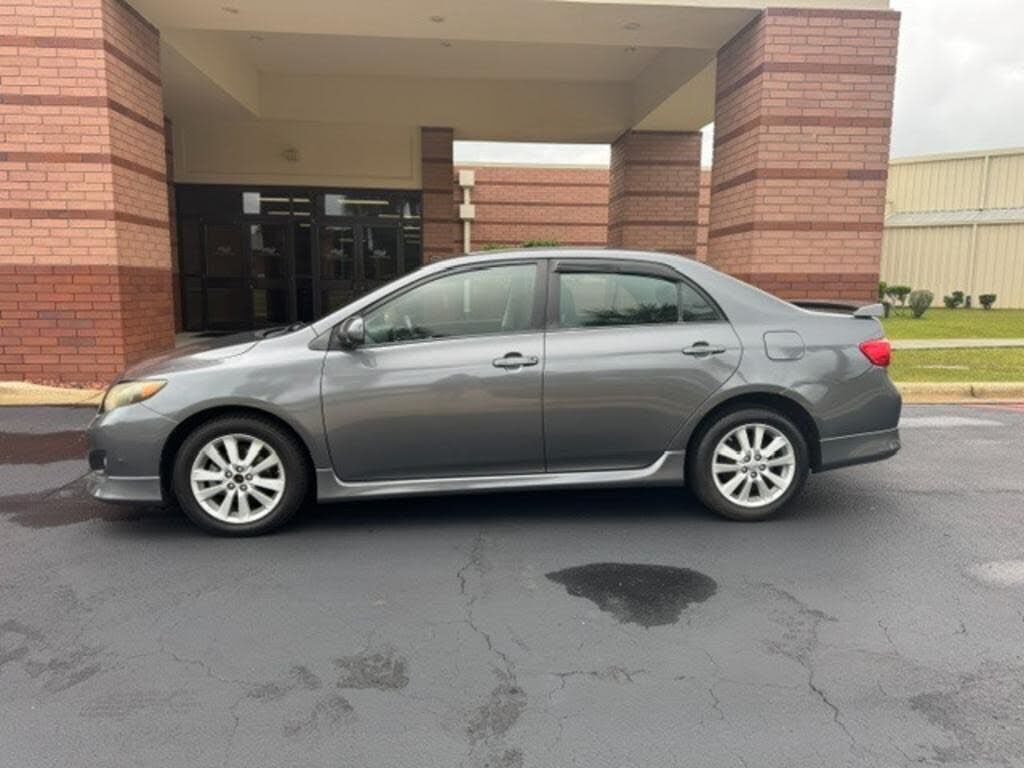 2010 TOYOTA Corolla