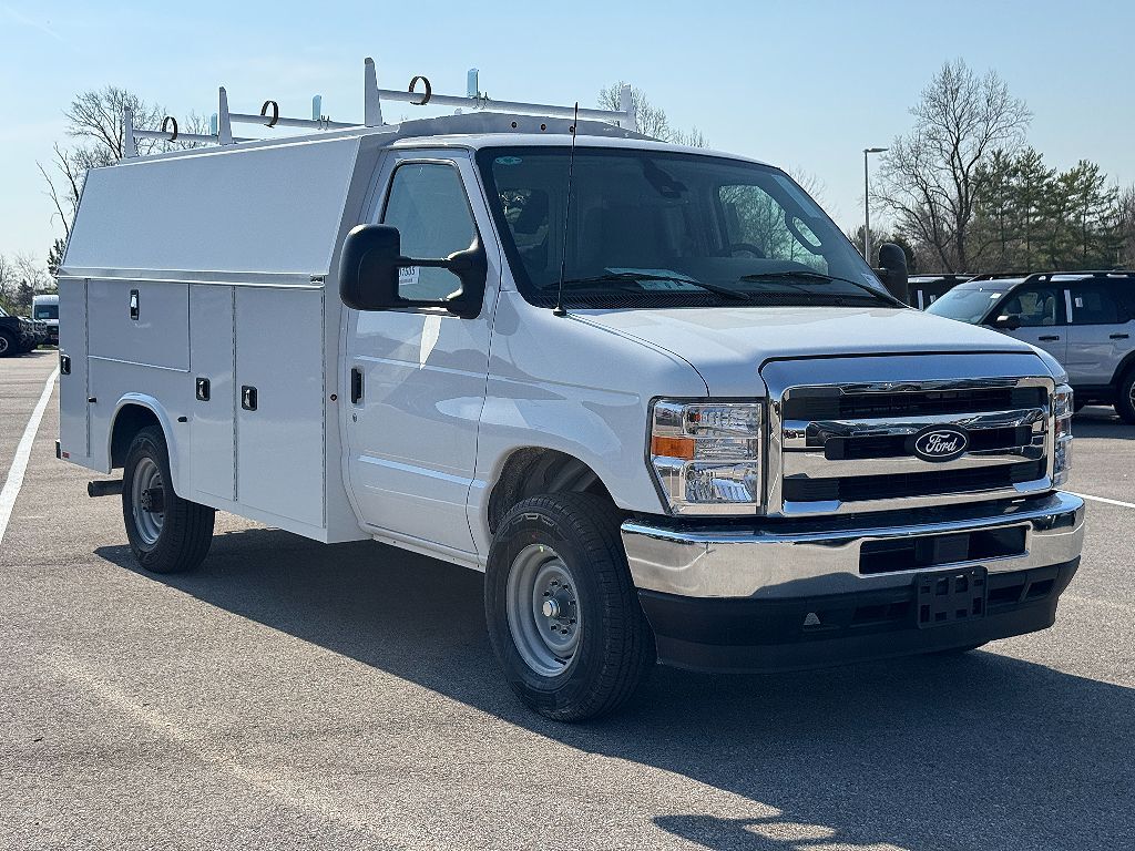 2026 FORD E-350
