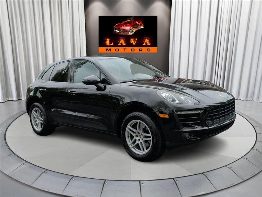 2017 PORSCHE Macan
