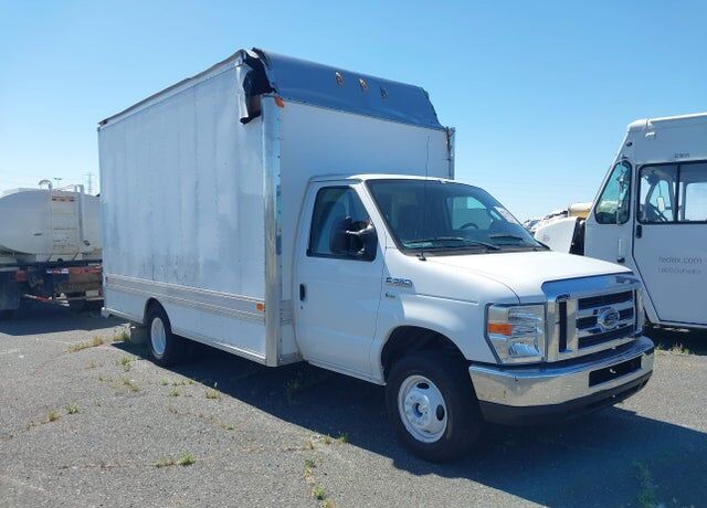 2013 FORD E-350