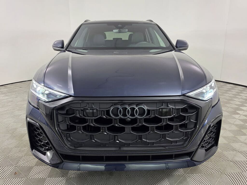 2025 Audi Q8