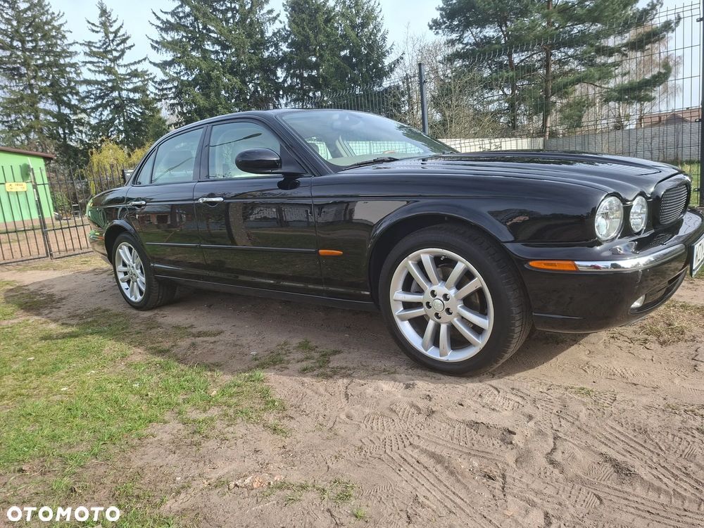 Jaguar XJ