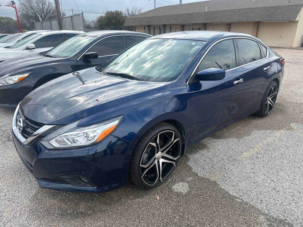 2017 NISSAN Altima