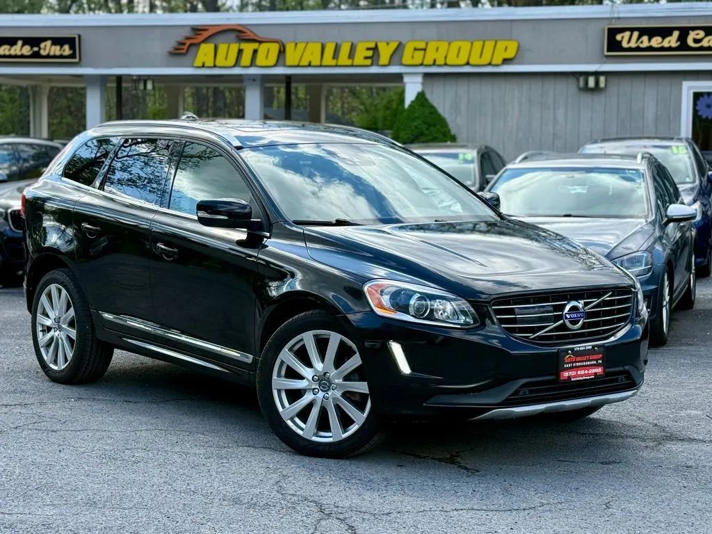 2017 VOLVO XC60