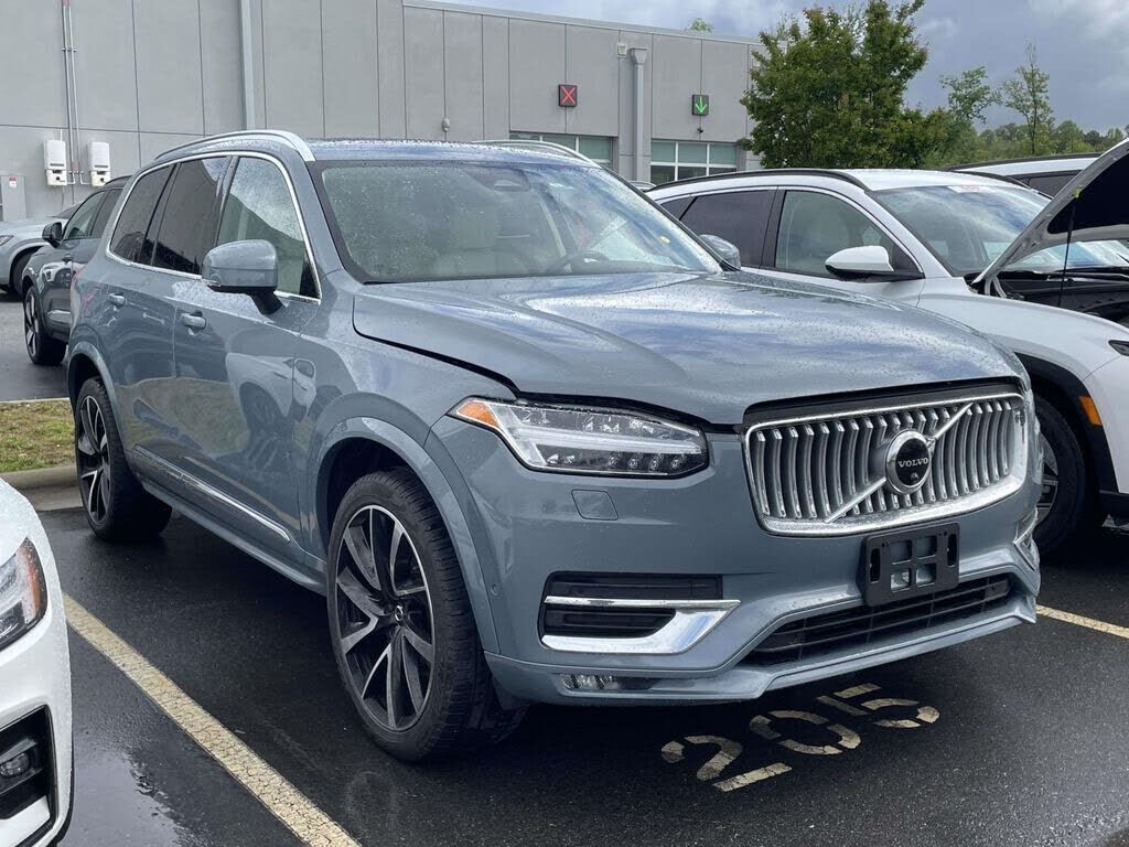 2023 VOLVO XC90