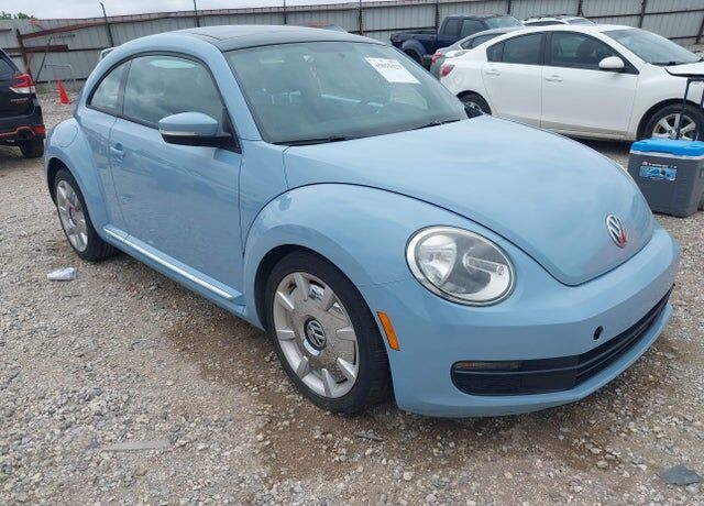 2012 VOLKSWAGEN Beetle
