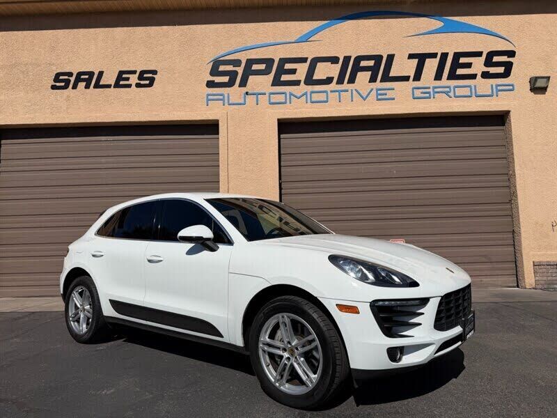 2018 PORSCHE Macan
