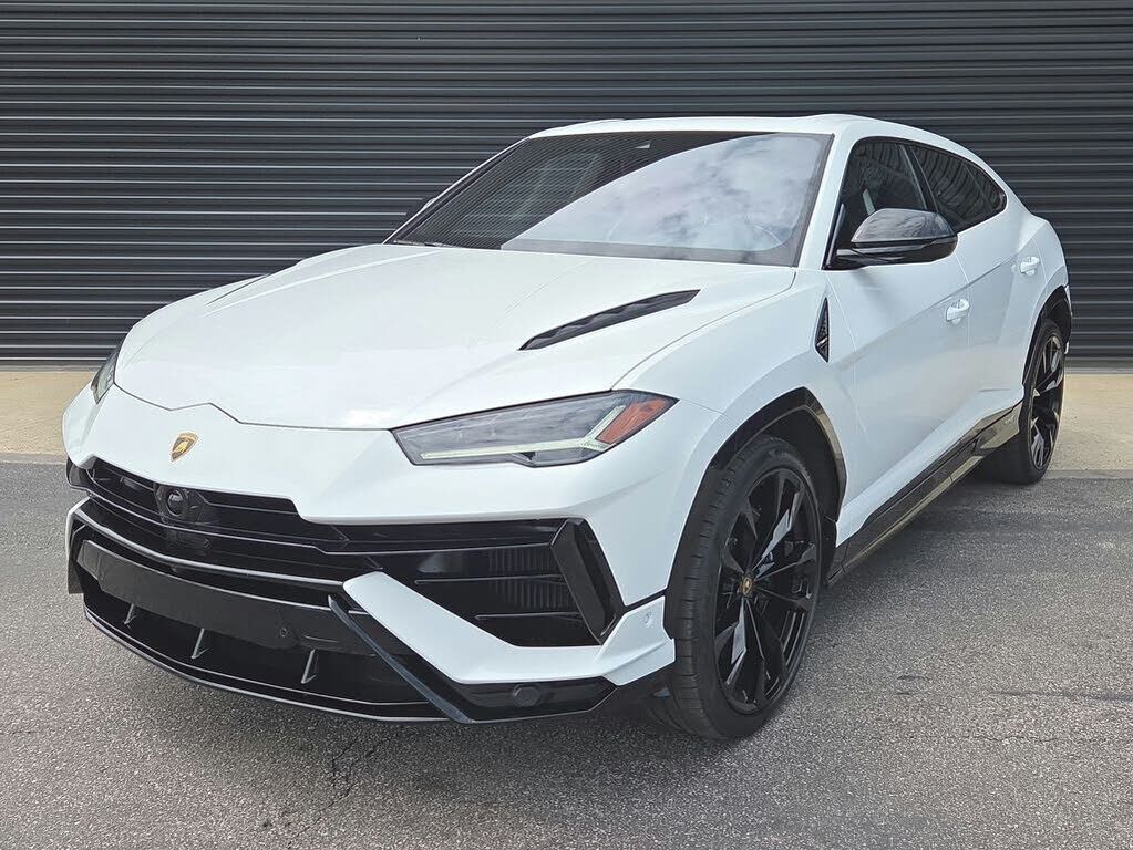 2024 LAMBORGHINI URUS