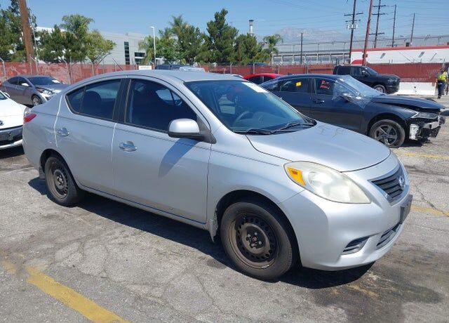 2012 NISSAN Versa