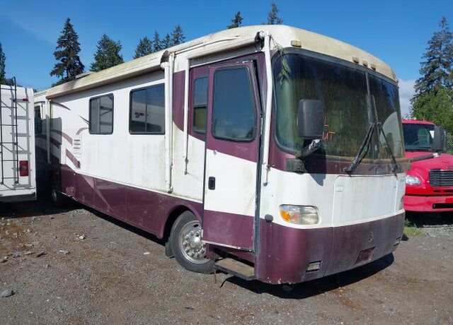 2000 FREIGHTLINER XC Chassis