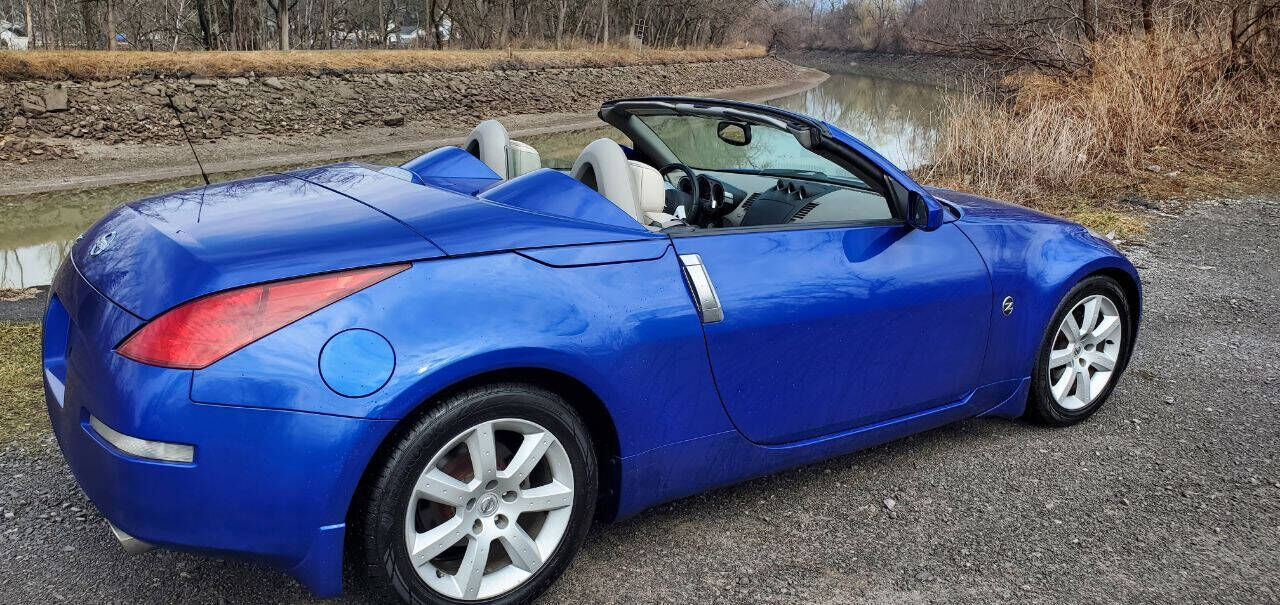 2004 NISSAN 350Z