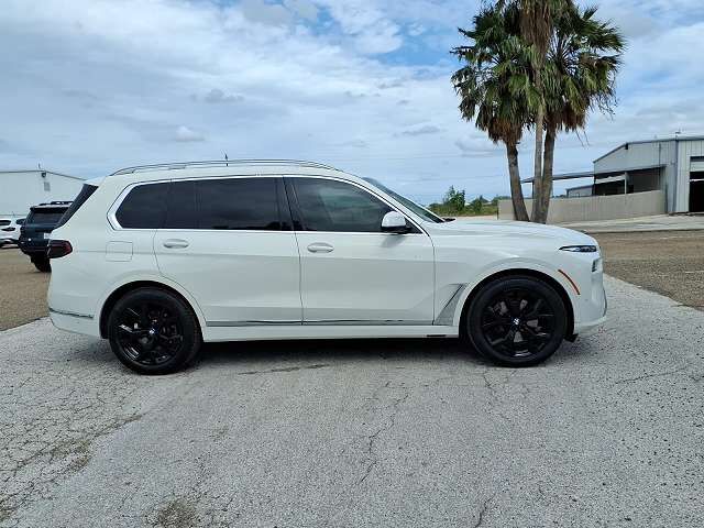 2023 BMW X7