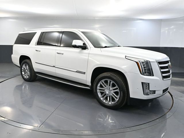 2017 CADILLAC Escalade ESV