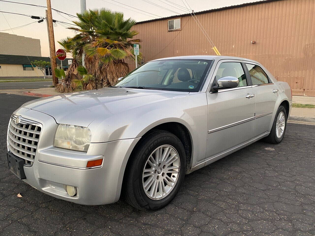 2010 CHRYSLER 300