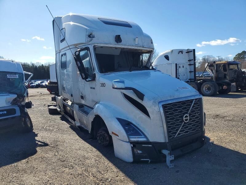 2023 VOLVO TRUCK VNL