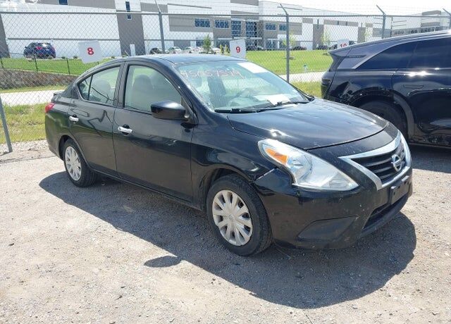 2019 NISSAN Versa