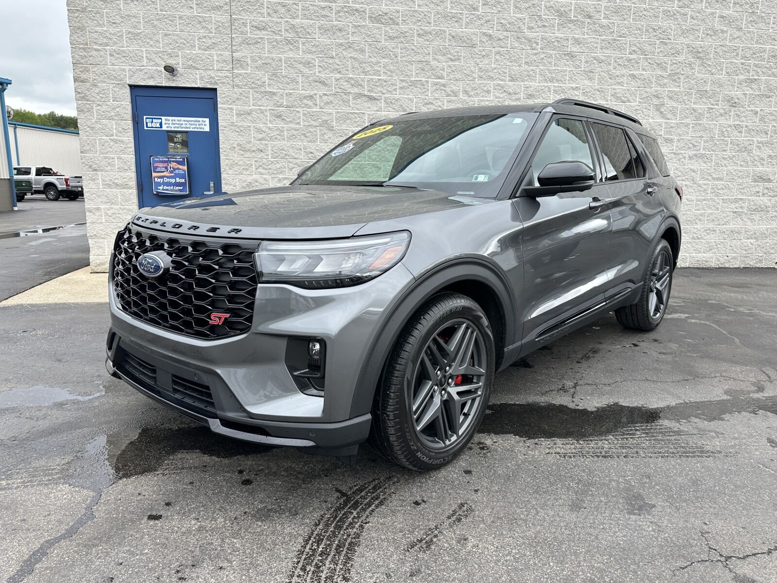 2025 FORD Explorer