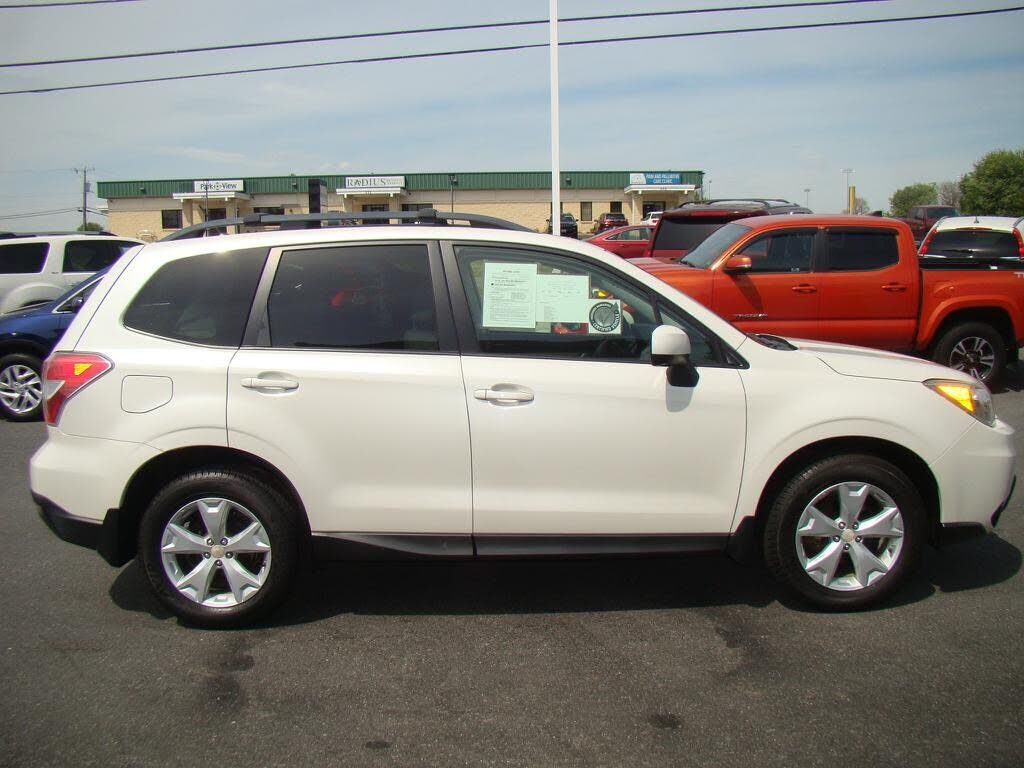 2015 SUBARU Forester